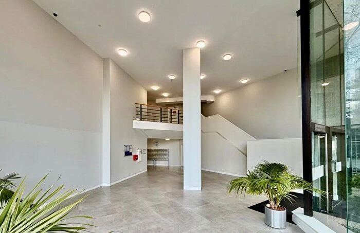 1 Bedroom Flat For Sale In Tryon Apartments, Hounslow, TW3