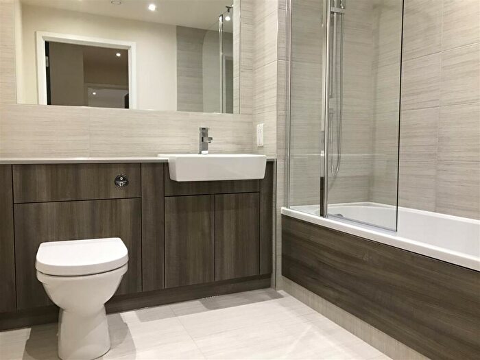 2 Bedroom Apartment To Rent In Golding House, Beaufort Square, London, NW9