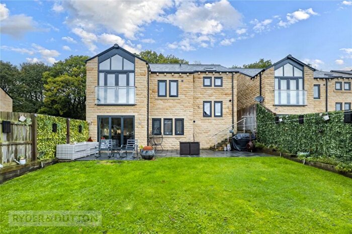4 Bedroom Detached House For Sale In Woodland Walk, Meltham, Holmfirth, West Yorkshire, HD9