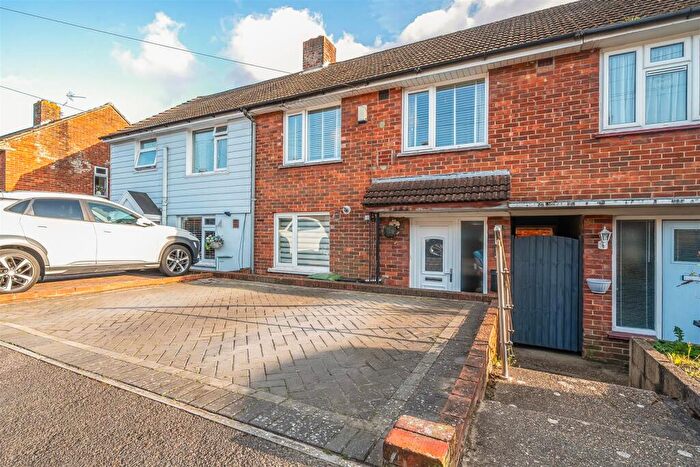 3 Bedroom Terraced House For Sale In Chaucer Avenue, Paulsgrove, PO6
