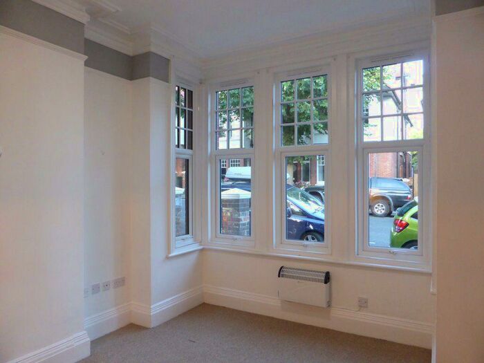 Studio To Rent In York Avenue -, P10