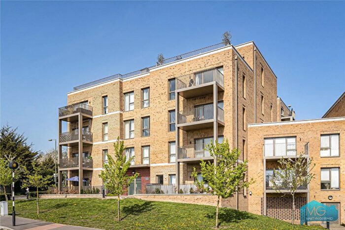 2 Bedroom Flat For Sale In Bittacy Hill, London, NW7