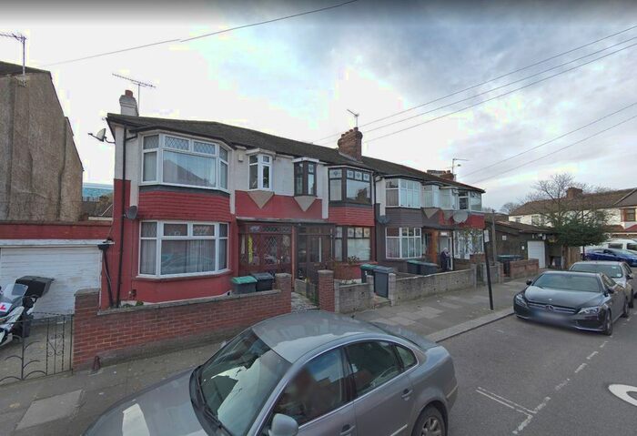 4 Bedroom Terraced House To Rent In Commonwealth Road, London, Tottenham N17