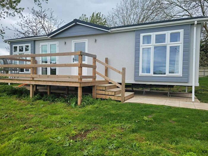 1 Bedroom Mobile Home To Rent In Acorn Holiday Park, Bedford Bank, Welney, Wisbech, PE14