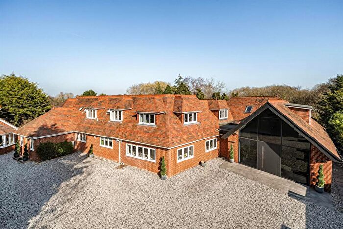 6 Bedroom Detached House For Sale In Glen Road, Sarisbury Green, SO31
