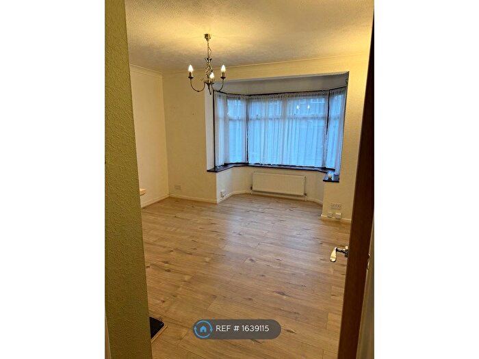 2 Bedroom Maisonette To Rent In Churchill Close, Uxbridge, UB10