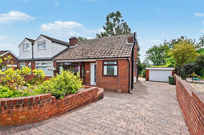 2 Bedroom Bungalow For Sale In West Lea Drive, Tingley, Wakefield, West Yorkshire, WF3