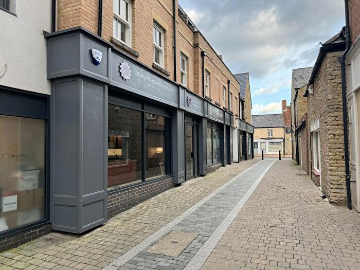 3 Bedroom Apartment To Rent In Wesley Lane, Bicester, OX26