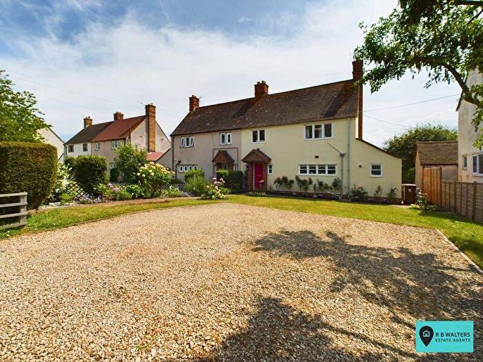 3 Bedroom Semi Detached House For Sale In Severn Way, Apperley, Gloucester, GL19