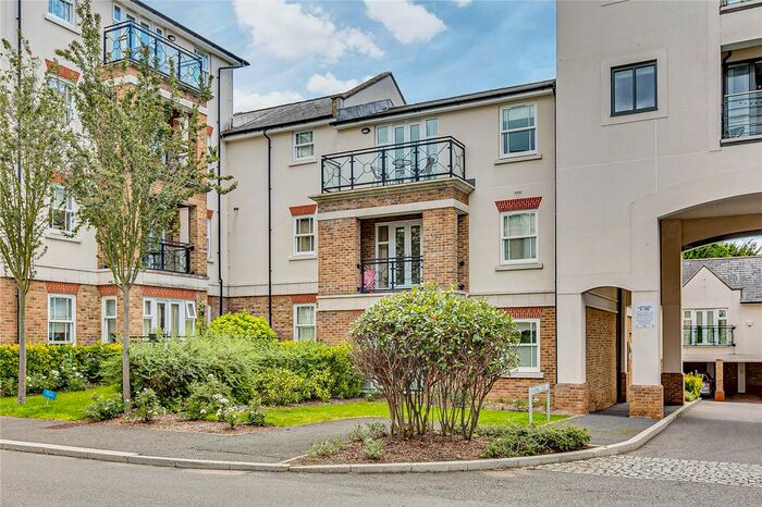 1 Bedroom Flat To Rent In Woodmill Close, Roehampton, SW15
