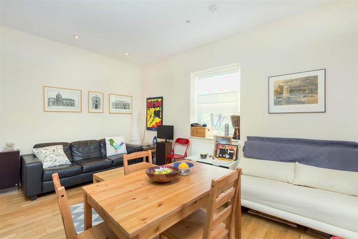 1 Bedroom Flat To Rent In Woodstock Grove, Brook Green, London, W12