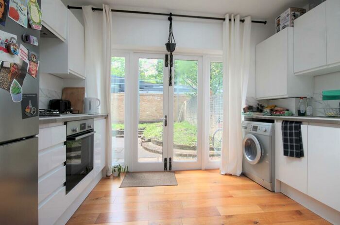 3 Bedroom Flat To Rent In Brecknock Road, Tufnell Park, N19