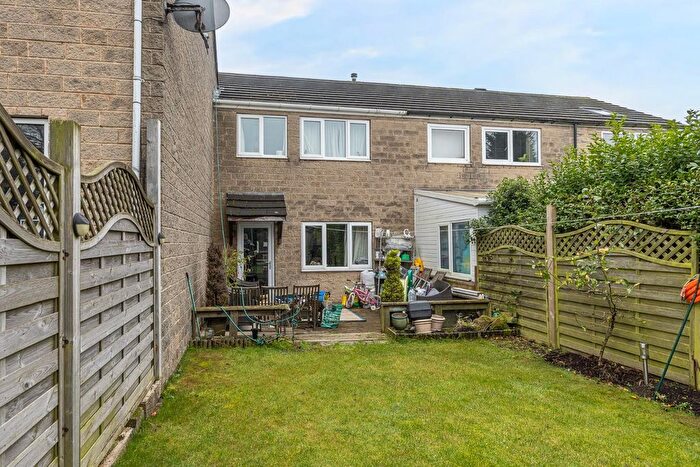 3 Bedroom Semi-Detached House To Rent In Heather Court, Salendine Nook, Huddersfield, HD3