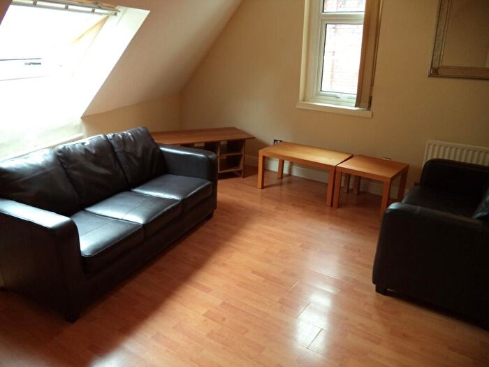 3 Bedroom Flat To Rent In Tower House, City Centre, NE1