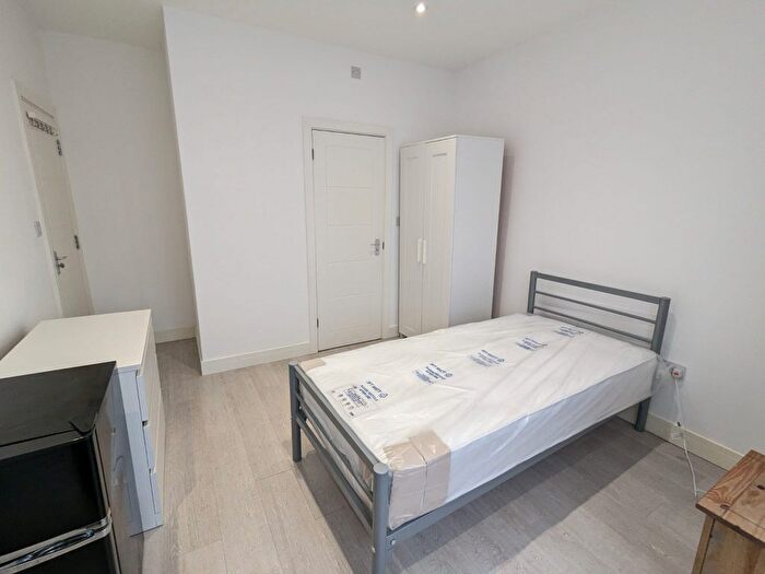 Studio To Rent In Yewfield Road, Willesden, NW10