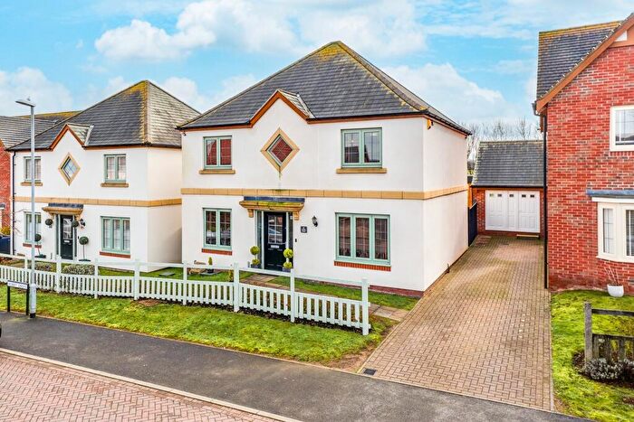 5 Bedroom Detached House For Sale In Hobby Drive, Priors Hall, NN17