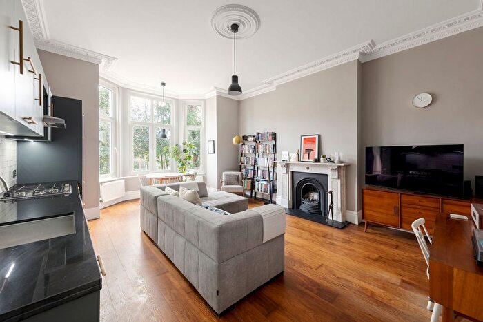 2 Bedroom Flat For Sale In Crystal Palace Park Road, London, SE26