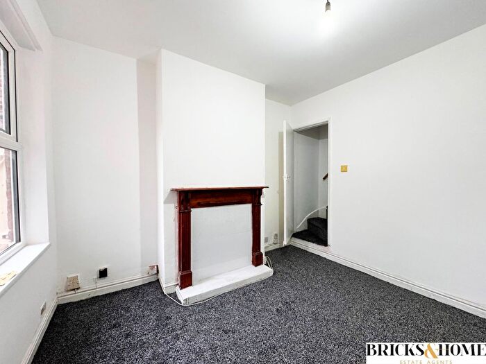 3 Bedroom Terraced House To Rent In Southdown Road, Leicester, LE5