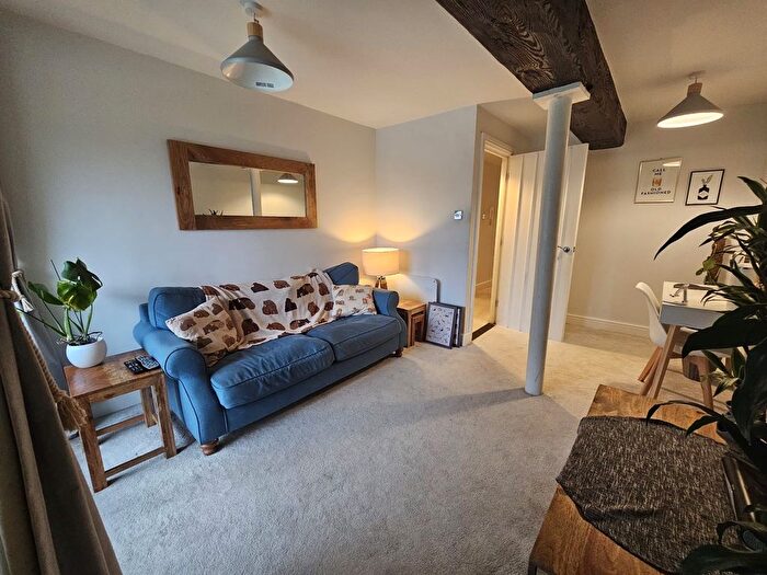 2 Bedroom Flat To Rent In Dock Street, Ipswich, IP2