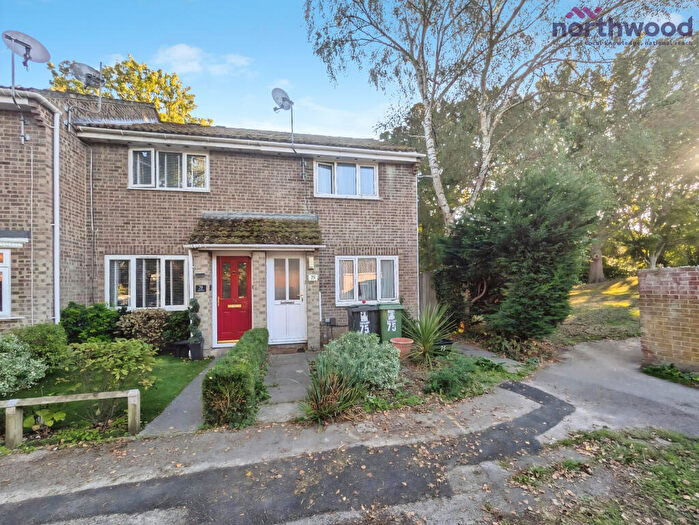 2 Bedroom Flat To Rent In Monarch Way, West End, SO30