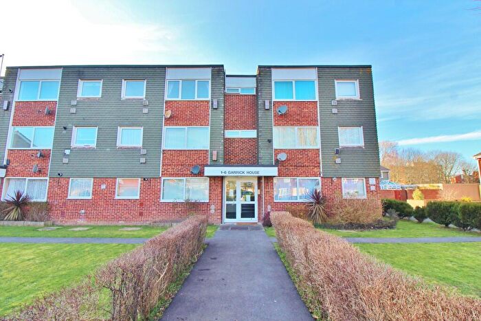 2 Bedroom Flat For Sale In The Ridings, Gatcombe Park, PO2