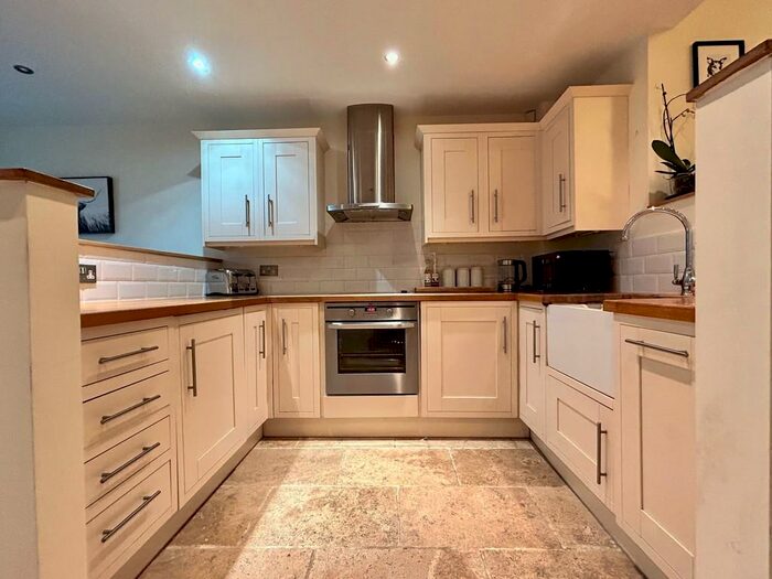 2 Bedroom Terraced House To Rent In South Terrace, S42