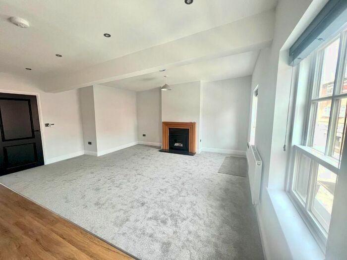 2 Bedroom Flat To Rent In New Lane, Selby, YO8