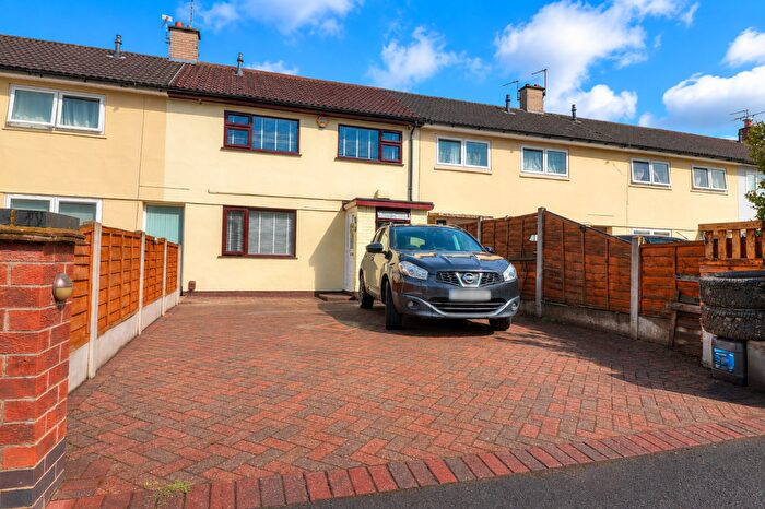 4 Bedroom Town House For Sale In Cotley Road, Leicester, LE4
