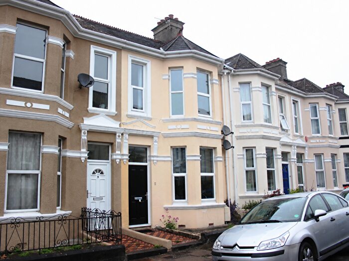 2 Bedroom Apartment To Rent In Old Park Road, Gff, PL3