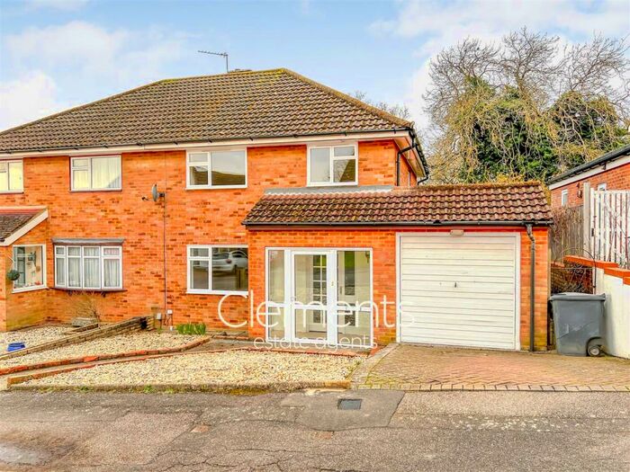 3 Bedroom Semi-Detached House To Rent In Ridge Lea, Hemel Hempstead, HP1