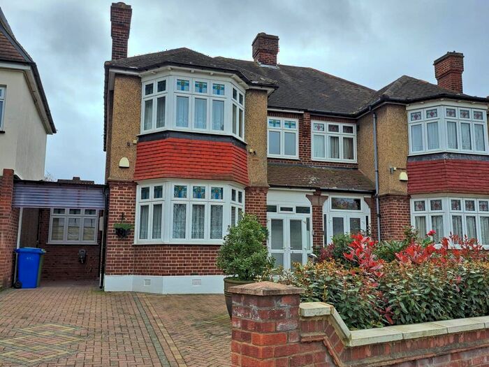 3 Bedroom Semi-Detached House To Rent In Bedrooms, Colyton Road, East Dulwich, SE22