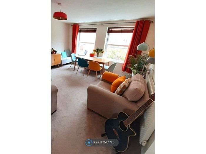3 Bedroom Flat To Rent In Long Ashton, Bristol, BS41