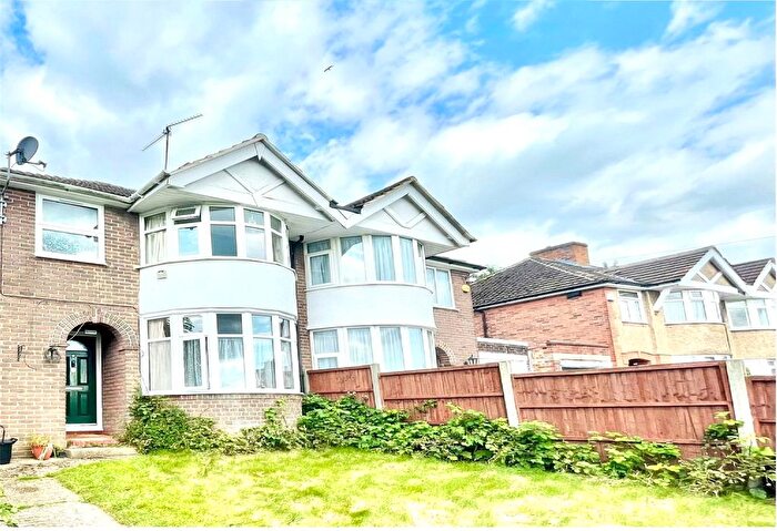 3 Bedroom Semi-detached House To Rent In Barnsdale Road, Reading, Berkshire, RG2