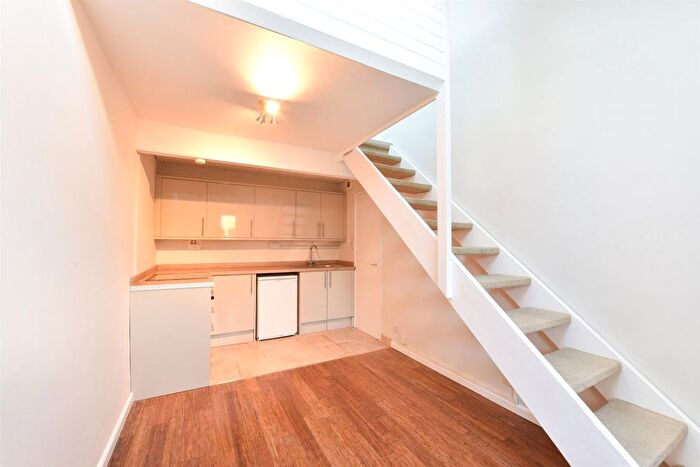 1 Bedroom Maisonette To Rent In West Moor Lane, Heslington, York, YO10