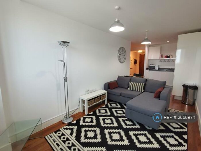 1 Bedroom Flat To Rent In Metropolitan House, Birmingham, B16