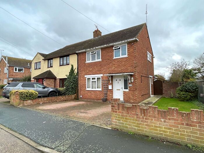 3 Bedroom Semi Detached House For Sale In Heywood Way, Heybridge, CM9