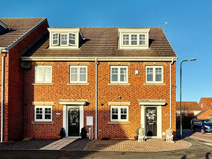 3 Bedroom End Terrace House For Sale In Woodside Drive, Boldon Colliery, NE35