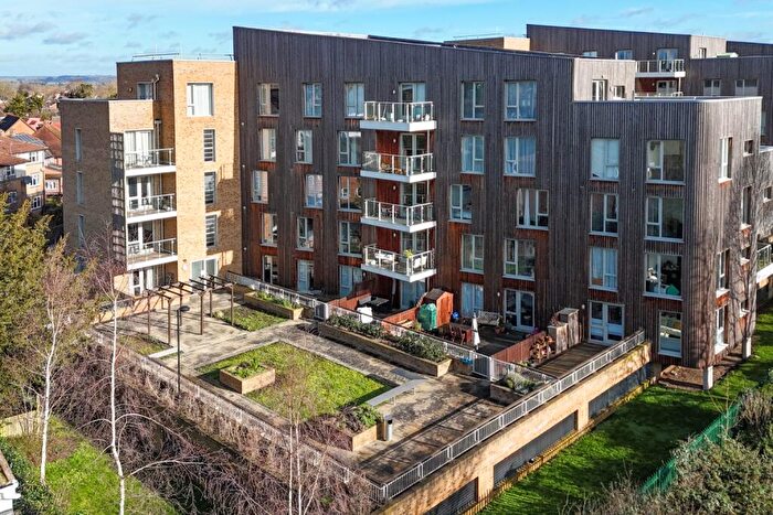 2 Bedroom Apartment For Sale In Medway House, Kidwells Close, Maidenhead, SL6