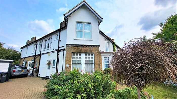 2 Bedroom Maisonette For Sale In Mitcham Park, Mitcham, CR4