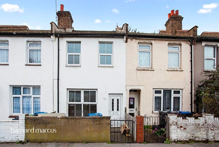 2 Bedroom Terraced House For Sale In Bensham Lane, Thornton Heath, CR7