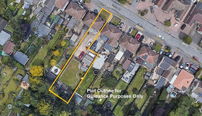 3 Bedroom Semi-Detached House For Sale In Rayleigh, Essex, SS6
