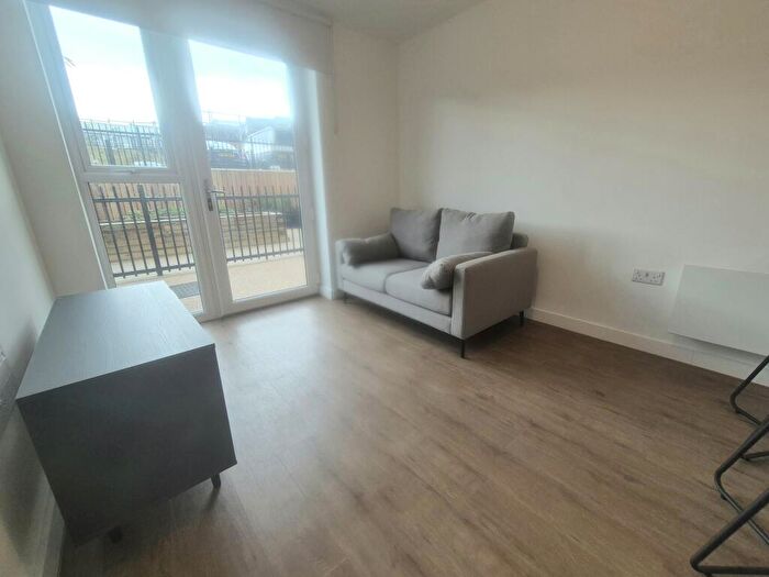 1 Bedroom Apartment To Rent In Cow Green, Halifax, HX1