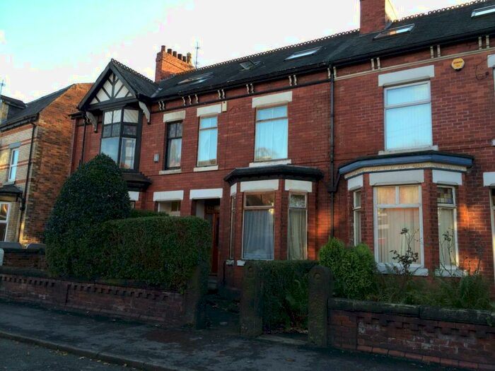 5 Bedroom Semi-Detached House To Rent In Granville Road, Fallowfield, M14