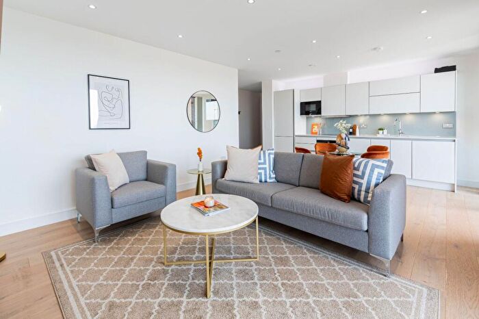 2 Bedroom Flat To Rent In Heritage Tower, East Ferry Road, E14