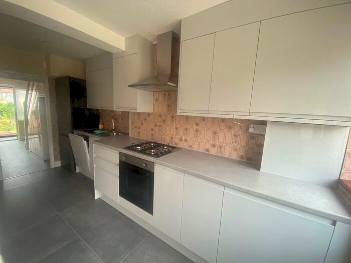 3 Bedroom Terraced House To Rent In Dell Road, Enfield, EN3