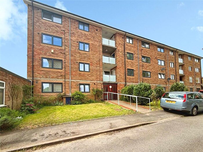 1 Bedroom Apartment For Sale In Dwyer Road, Reading, RG30