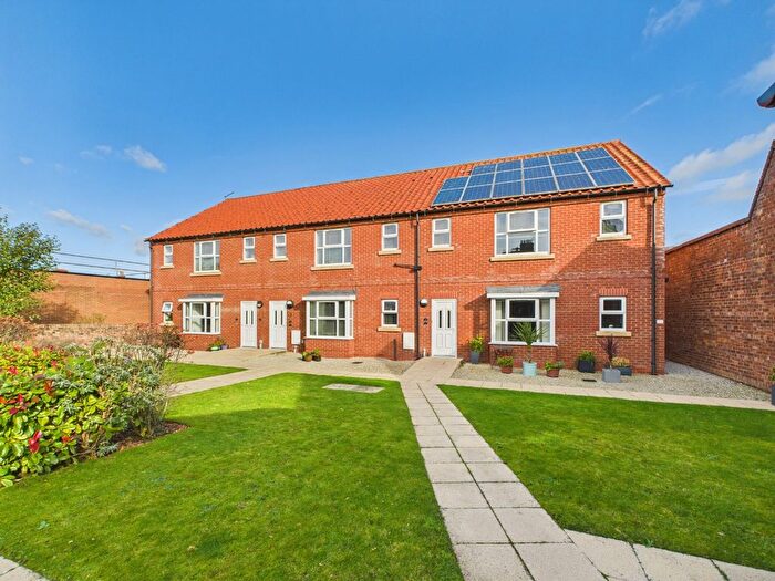 2 Bedroom Flat For Sale In Cricketers Court, Lockwood Street, Driffield, YO25