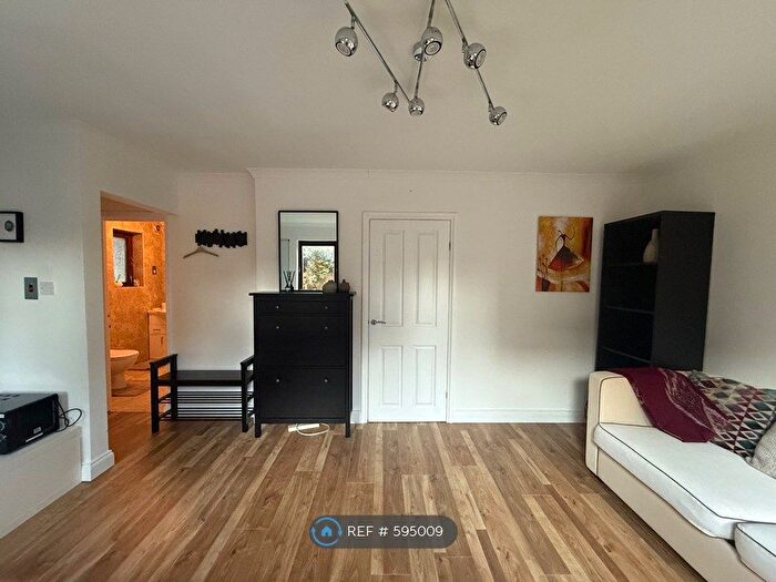 1 Bedroom Flat To Rent In Anns House, London, W6