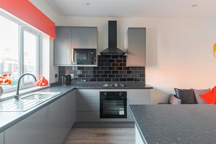 5 Bedroom Maisonette To Rent In Heaton Road, Heaton, Newcastle Upon Tyne, NE6