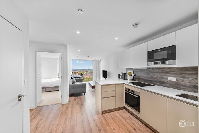 1 Bedroom Flat To Rent In Skylark Point, N4